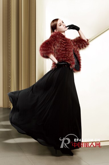 优雅的红色怎么搭配 秋冬季红色外套让你做个焦点女人