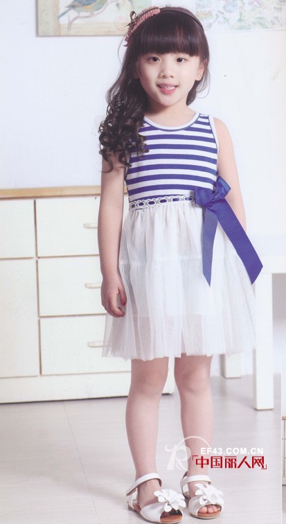 条纹装怎么搭配 条纹T恤配纯棉垮裤