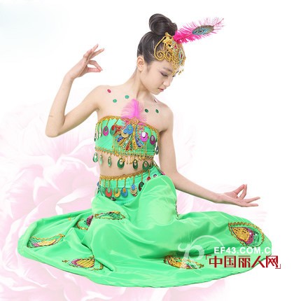 民族舞女童服装 孔雀舞演出服什么款式的好