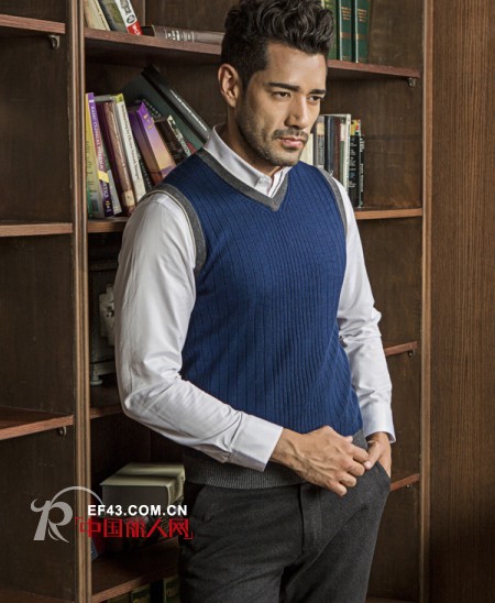男士针织衫搭配 拼接色针织衫怎么搭配 背心针织衫搭配白色衬衫好看吗?