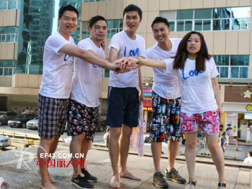 betu接棒冰桶挑战 不一样的美男子湿身献爱心