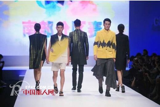 乔任梁出席第23届“耀 出色”中国真维斯杯休闲装设计赛