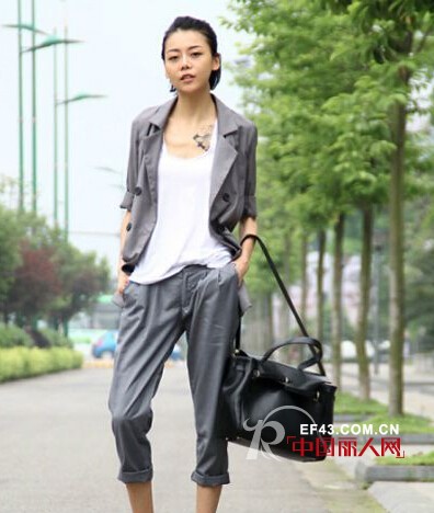 平胸女要怎么穿才有范?平胸女生服装搭配 平胸女服装怎么搭配好看