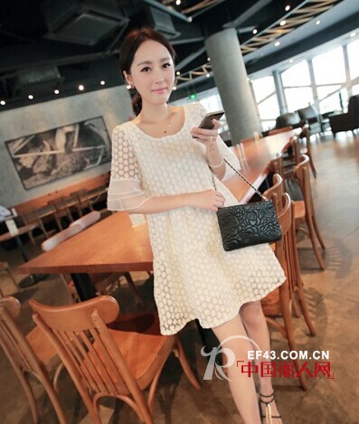 透视单品怎么穿更时尚好看?  透视单品搭配技巧  抓住夏日尾巴美一下