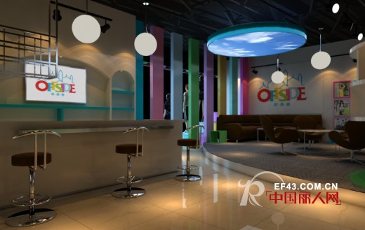 “OFFSIDE 越位”第五代店面形象:七彩流动的“视”界