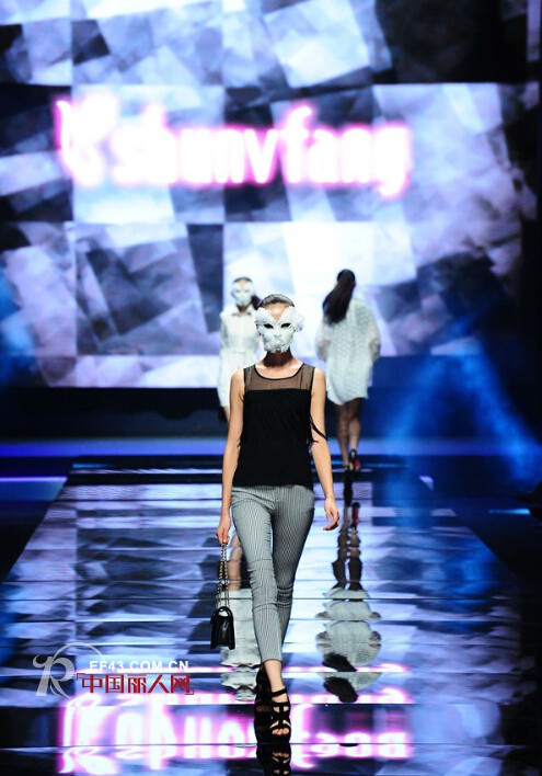 广东时装周:“艺术·青春”十八淑女坊专场发布会