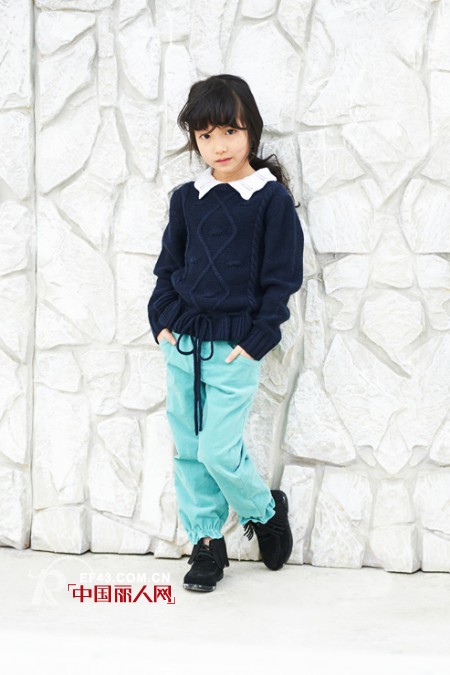 玫红色针织开衫搭配 儿童套装针织毛衣搭配