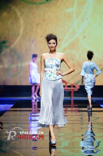 领衔东方时尚 华艺嘉年惊艳亮相广东时装周