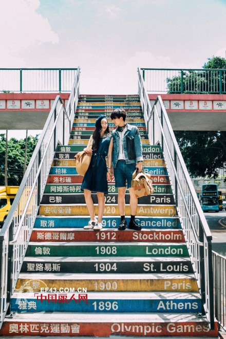 最个性情侣装款式 情侣牛仔衣搭配 怎么表白才会成功