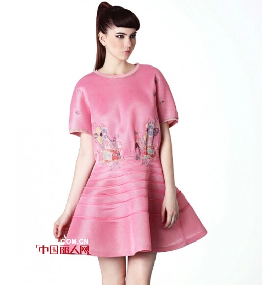 什么叫空气层面料    空气层面料连衣裙单品搭配