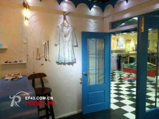 贺宁海伊丽兰卡集成店试营业生意兴隆