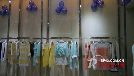 热烈祝贺丹诗格尔女装广东湛江店盛大开业