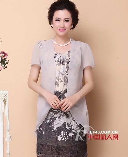 中老年印花真丝裙搭配 阔腿裤穿出年轻态