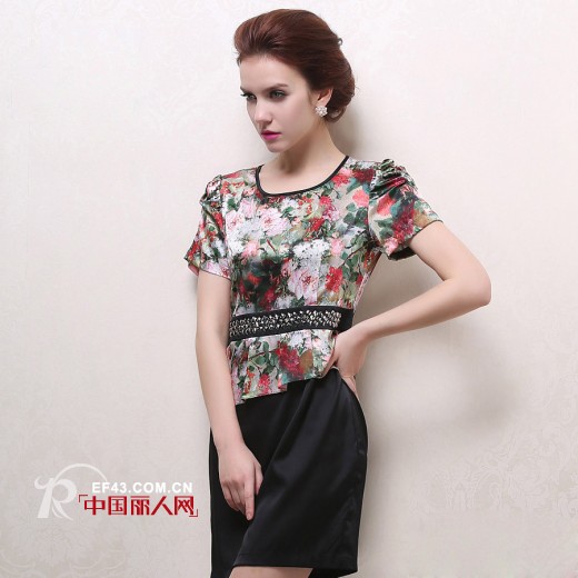 什么牌子的真丝连衣裙好 吉貂牌中老年金丝绒连衣裙搭配