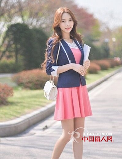 外套怎么搭配 外套搭配连衣裙好看吗?外套搭配连衣裙 这么穿永远不会错