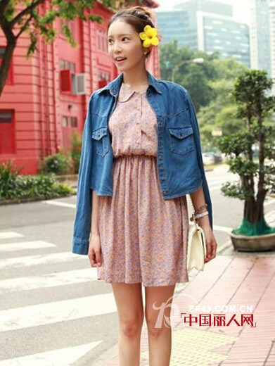 外套怎么搭配 外套搭配连衣裙好看吗?外套搭配连衣裙 这么穿永远不会错