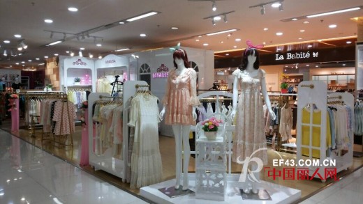 莉雅莉萨-LIYALISA