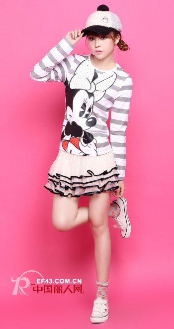 秋装明媚玩色彩 抢眼亮色不停歇