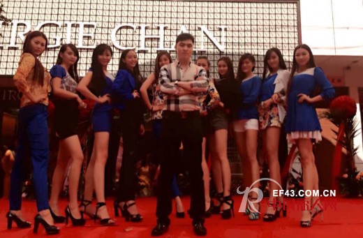 恭贺:意大利时尚女装唯姬晨云南宣威旗舰店开业