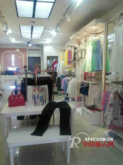 恭贺依然秀女装江西抚州店8月31日盛大开业