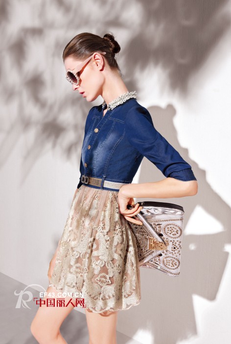 楚阁TRUGIRL:秋季里的蓝色经典   蓝色衣服搭配