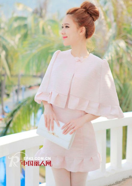 [斗篷装]斗篷衫怎么搭配 秋季流行斗篷吗?