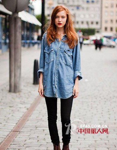 秋季牛仔外套怎么搭配好看 秋天牛仔外套百变搭配 帅气与时尚兼具