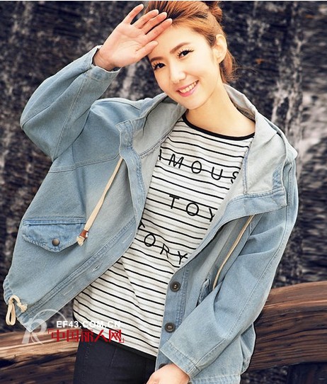 短款连帽牛仔外套新款 小香风外套怎么搭配