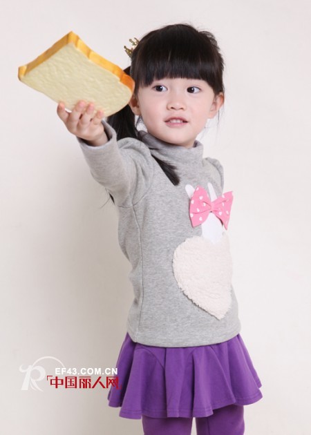 高领长T搭配 秋季高领上衣配什么裙子