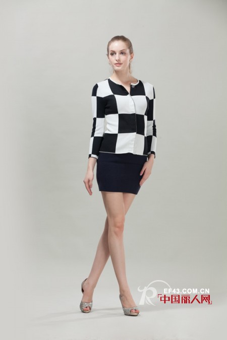 早秋时节怎么穿衣搭配才更优雅?  优雅时光让你做时光里的优雅女人