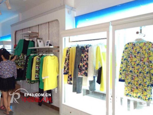 热烈祝贺蜜西娅女装河南南阳新店火爆开业