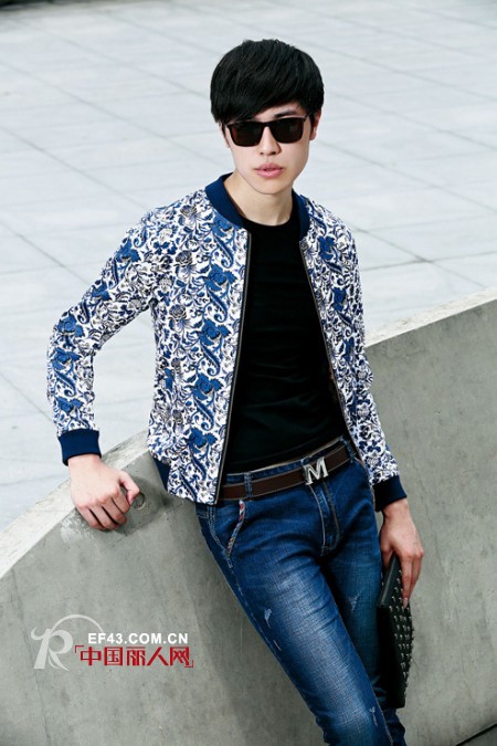 屌丝男的逆袭 普通牛仔裤搭配也能俘获女神