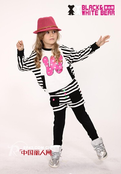 黑白熊童装2014秋装款式上市 可爱小熊图案上衣搭配