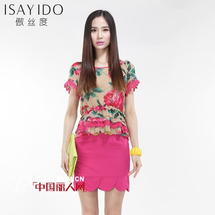 韩版印花雪纺衫搭配 花上衣搭配包臀裙延续夏季