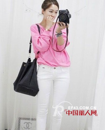 初秋牛仔裤搭配 白色牛仔裤怎么搭配青春活力