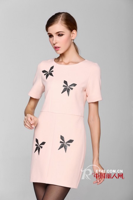 藕粉色是什么样子   藕粉色服装单品推荐