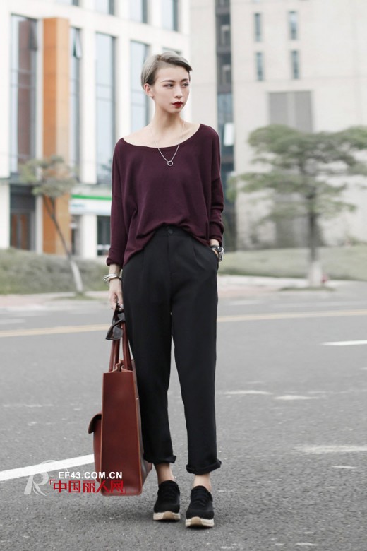 今年流行什么款式在的针织衫 深秋套头针织衫穿起来!