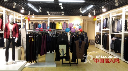 李蕾斯 - LeeLeith