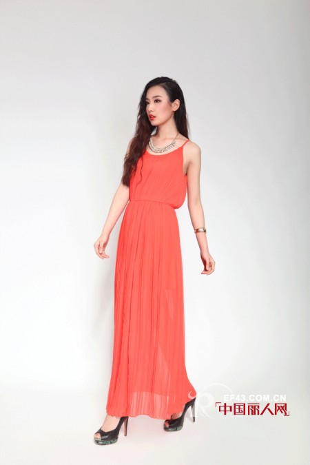 长款连衣裙适合初秋穿吗 夏秋交替穿什么好