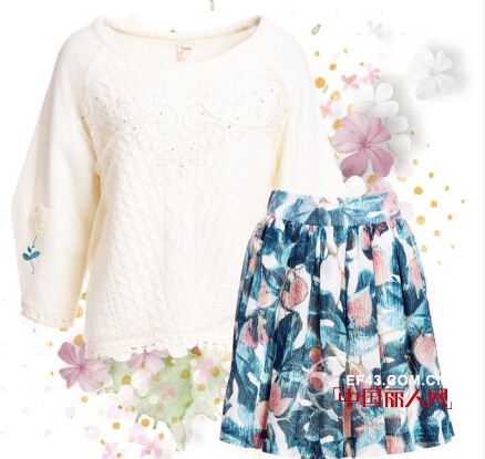 白色上衣配什么颜色裤子好看  白色上衣搭配技巧