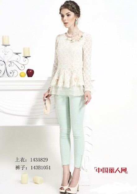 木帛秋装新品演绎时尚蕾丝风潮