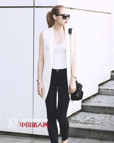 紧身裤怎么搭配才更时尚显瘦?  像街拍潮人们这样穿准没错