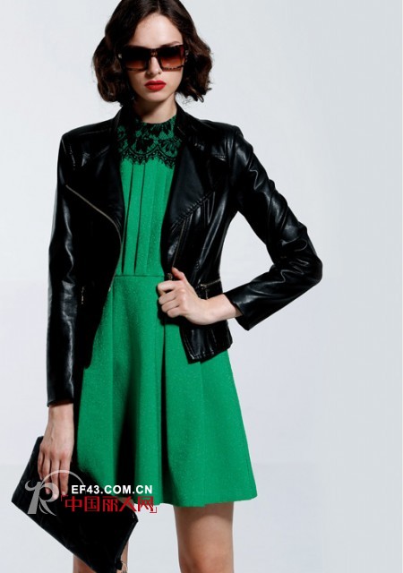 秋季显瘦外套搭配 夹克外套搭配什么裙子好看