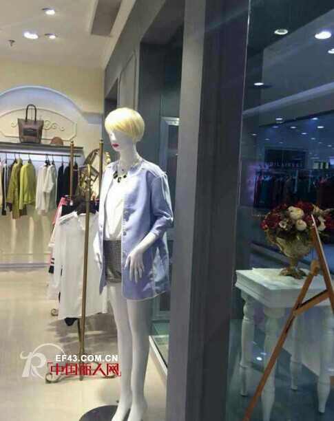 热烈祝贺玛泰迩女装山西运城店盛大开业