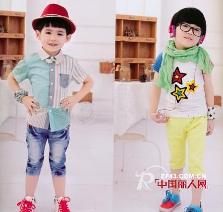 小男生搭配什么配饰好看 男孩子带什么样的眼镜