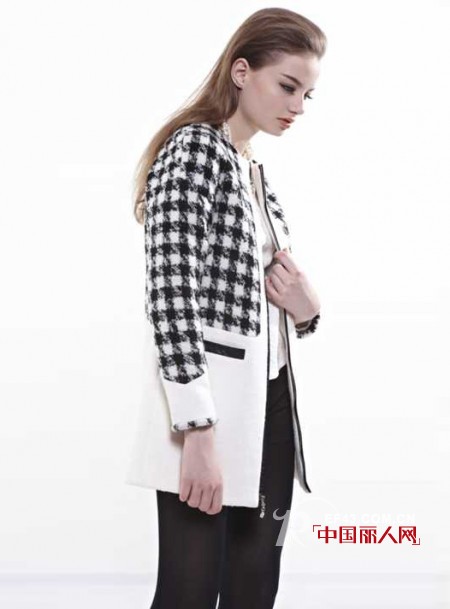 黑白格子外套怎么搭配 今年流行格子外套吗