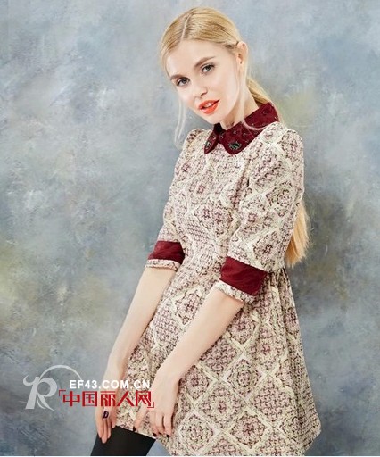 怎么穿出邻家女孩气质  露肩连衣裙搭配