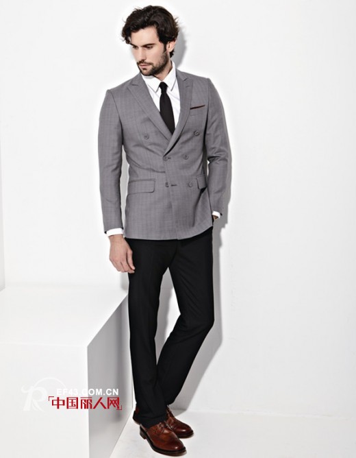 波司登2014新款灰色系列男士西装 沉稳中彰显气质