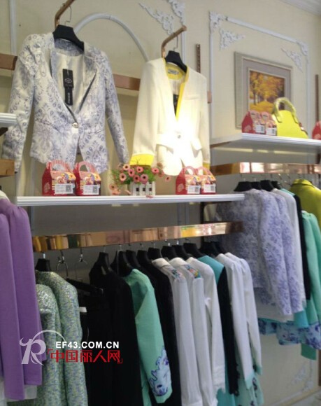 热烈祝贺迪笛欧女装浙江慈溪专卖店隆重开业