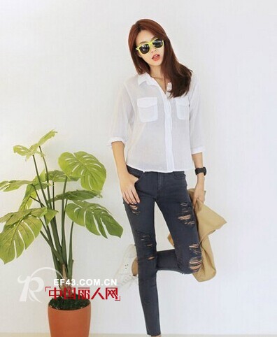 肩宽MM怎么穿衣搭配才更好看?  掌握这两大技巧就够了